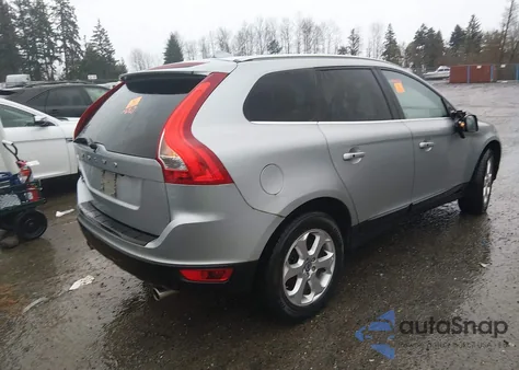 2013 Volvo Xc60 3.2 Platinum z USA, uszkodzony, nr VIN YV4952DL9D2428441